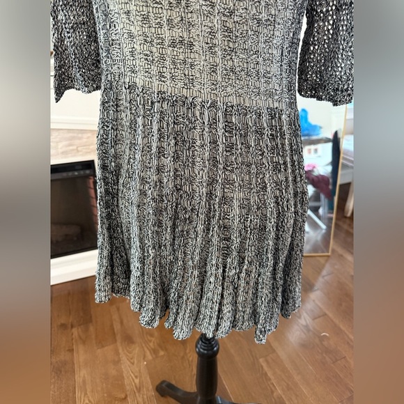 KEREN hart Black and White Textured Cardigan - Picture 10 of 10